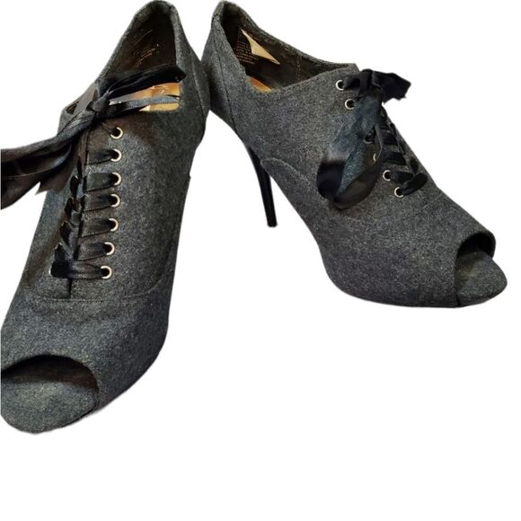 LAUREN CONRAD flannel wool heels 10 - Picture 1 of 7